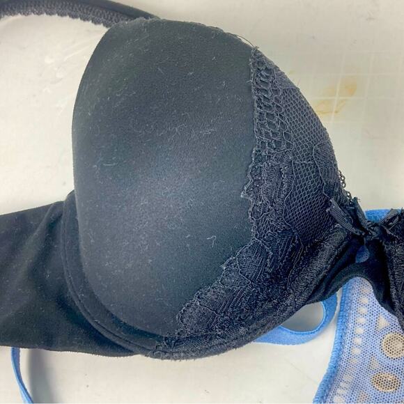 2 VS Bras 32C Victoria’s Secret - Picture 3 of 7